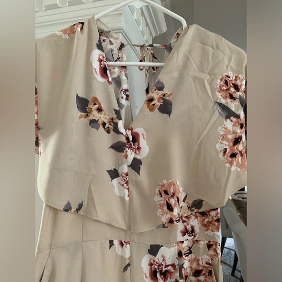 Floral jumper. - Picture 2 of 3